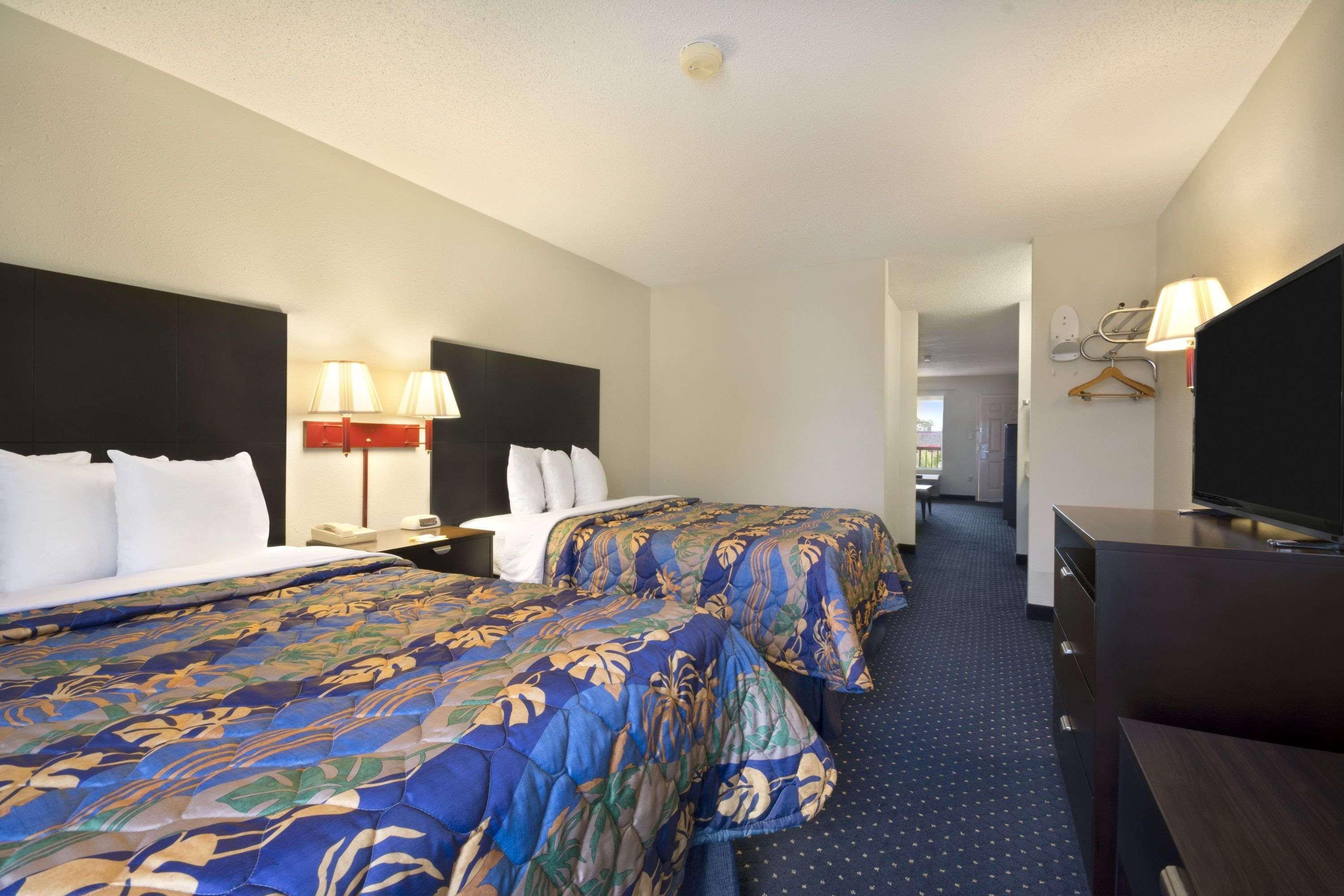 Days Inn By Wyndham אלמה חדר תמונה