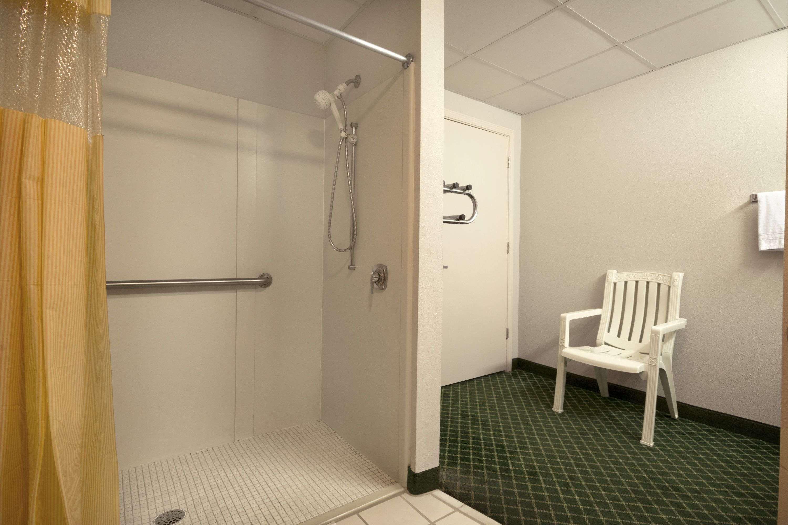 Days Inn By Wyndham אלמה מראה חיצוני תמונה
