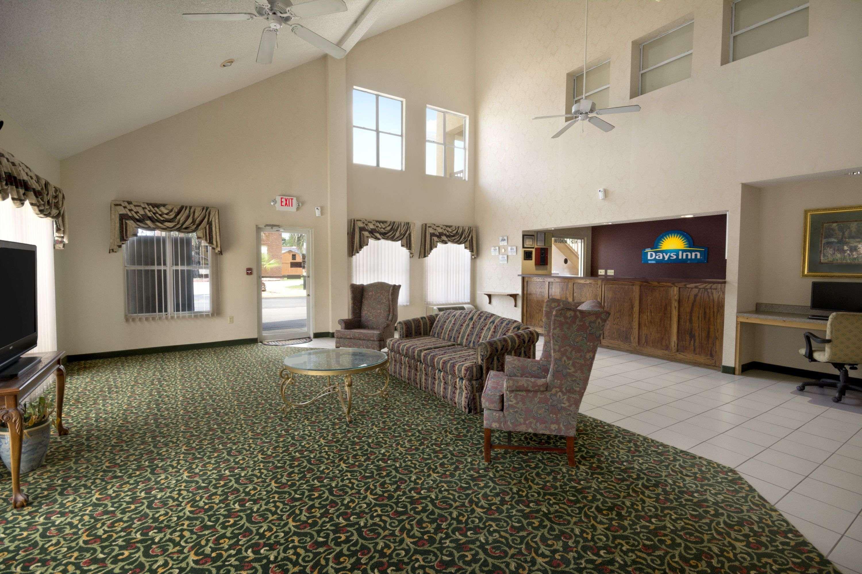 Days Inn By Wyndham אלמה מראה חיצוני תמונה