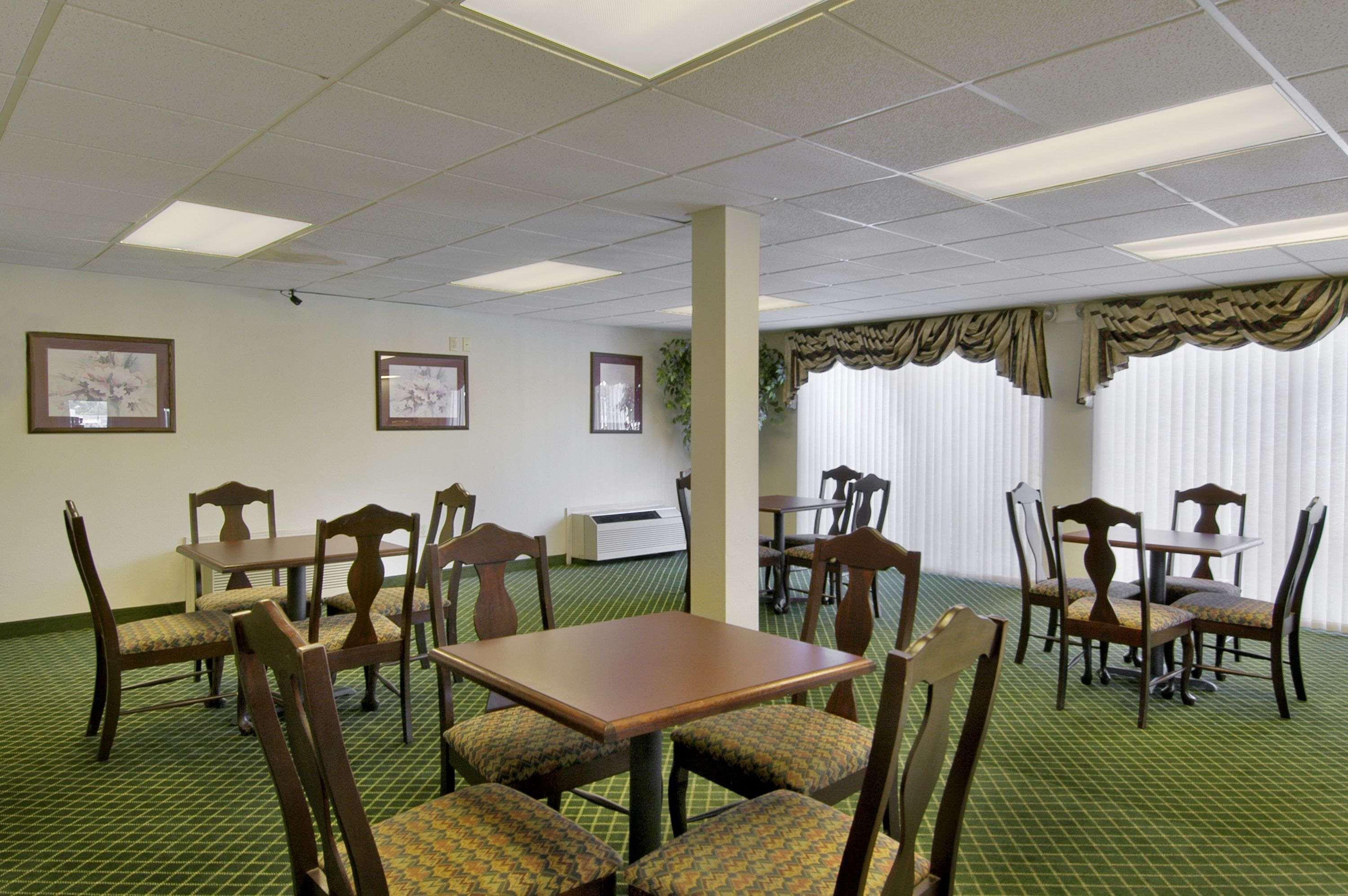 Days Inn By Wyndham אלמה מראה חיצוני תמונה