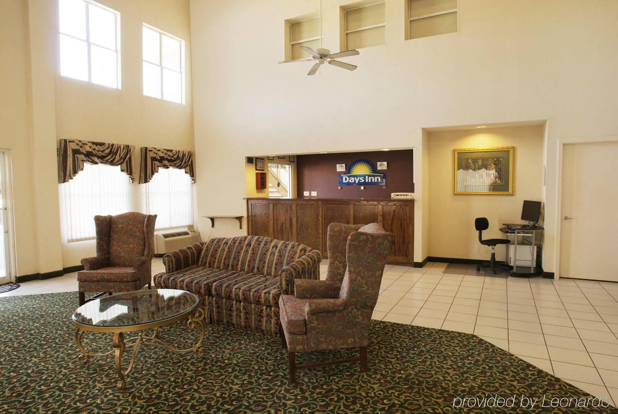 Days Inn By Wyndham אלמה מראה פנימי תמונה